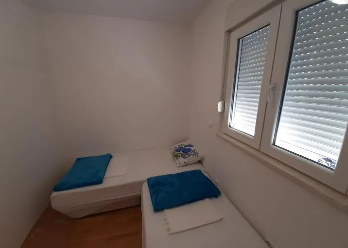 شقة U Centru Makarske