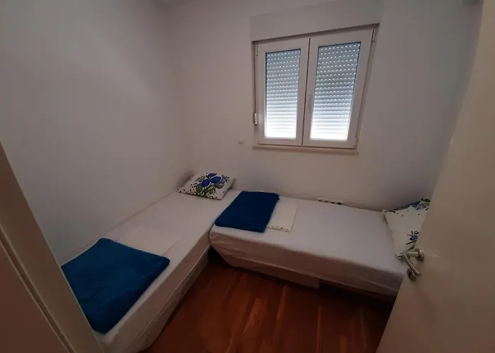 شقة U Centru Makarske *