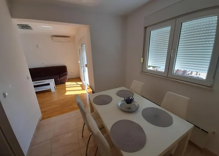 U Centru Makarske Apartmán *